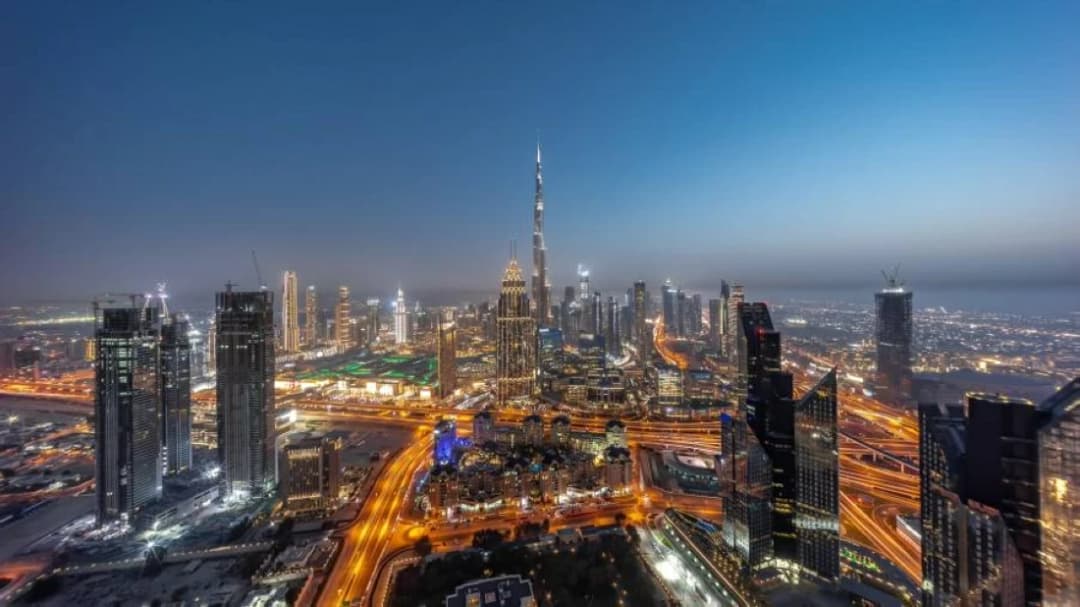 الإمارات تتصدر العالم في تبني الذكاء الاصطناعي بنسبة 70.1%