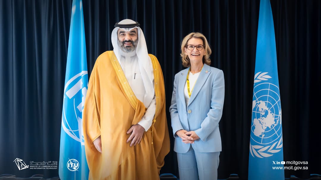 وزير الاتصالات يعزز دور السعودية في عصر الذكاء الاصطناعي