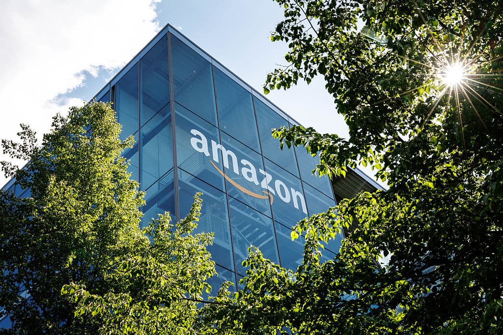 شركات تنفق أموالاً طائلة في سباق الذكاء الاصطناعي