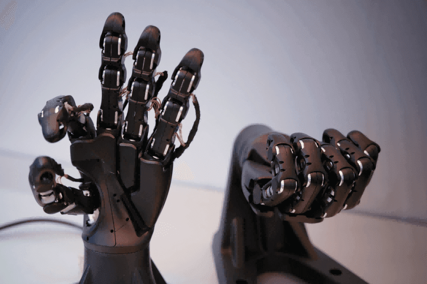 PHYBOT Unveils First Robotic Hand at Canton Fair